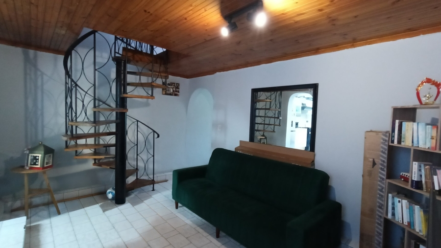 2 Bedroom Property for Sale in Zonnebloem Western Cape